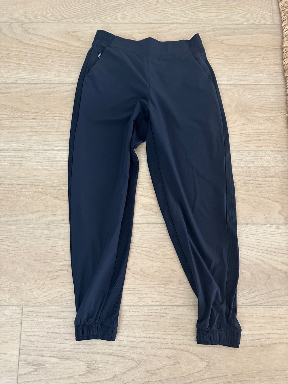 Athleta Brooklyn Jogger Navy with  pockets-Size 8